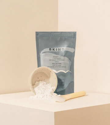 Algae peel-off face mask