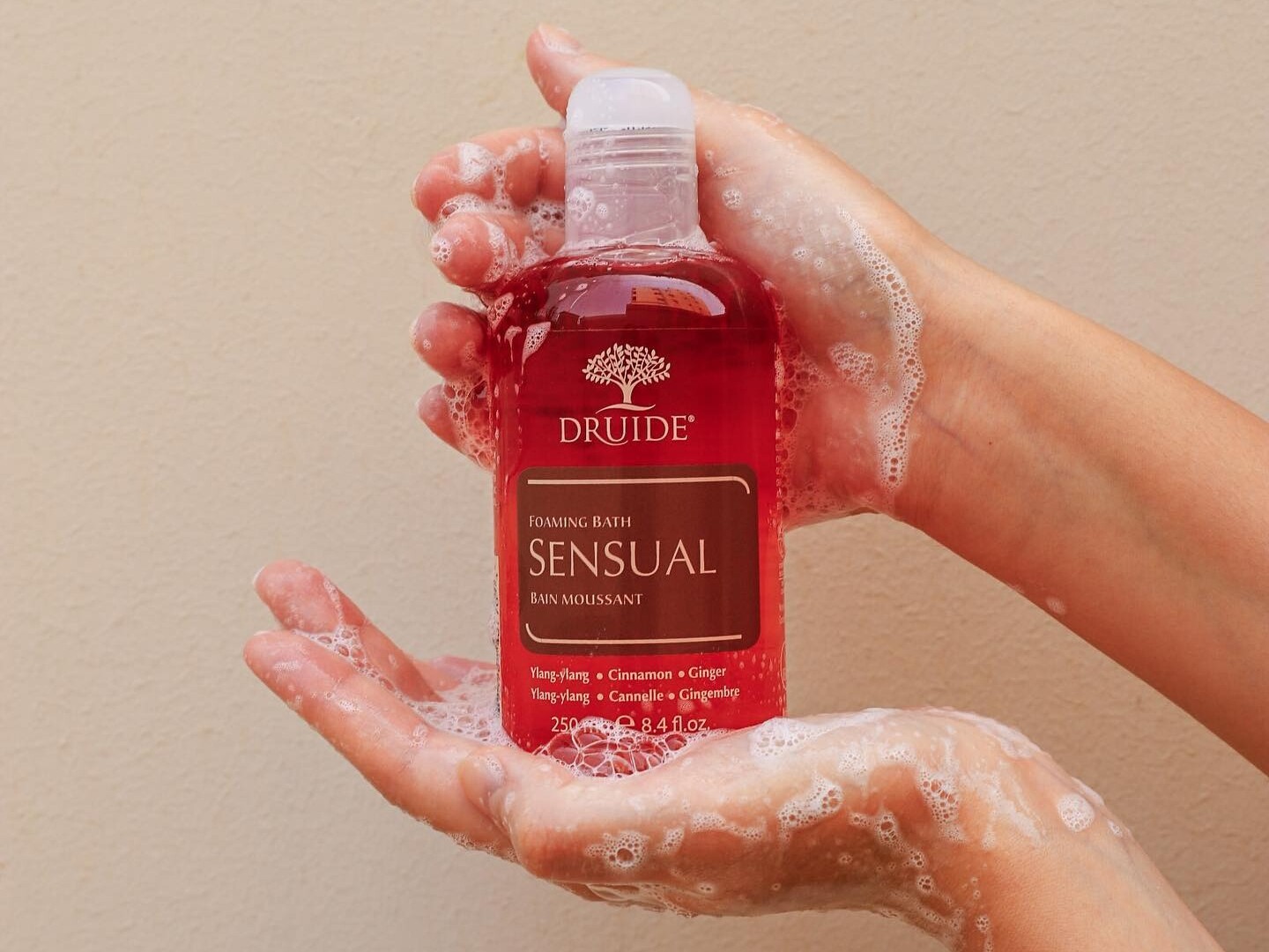 Foaming bath for Valentine's day