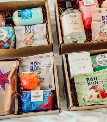 Surprise box – Young girl & Teenager