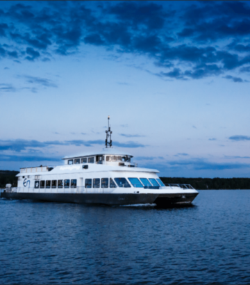 Romantic breakfast – Lunch cruise for two