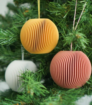 Holly Christmas Ornament – Conifer